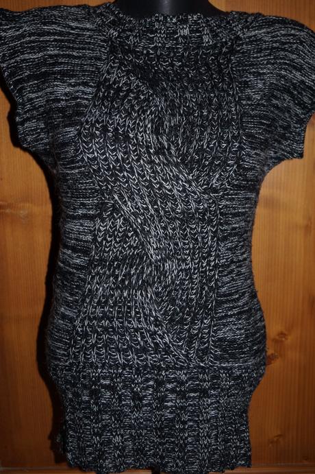 Zaujimava pletena vesta, m