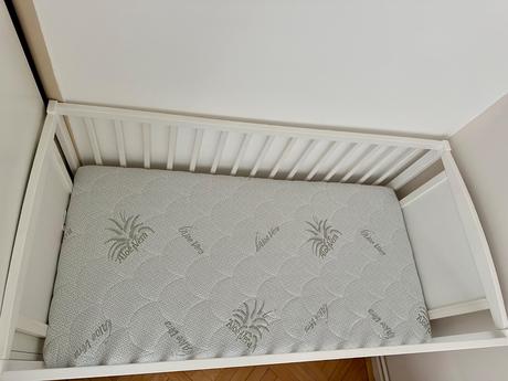 Drevena biela postielka so suflikom, šírka (cm): 60,dĺžka (cm): 120