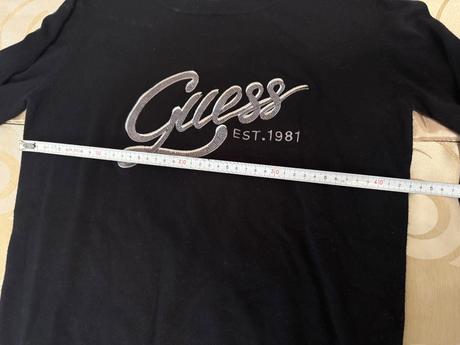 Sveter vrátane doporuč. poštovného, guess,s