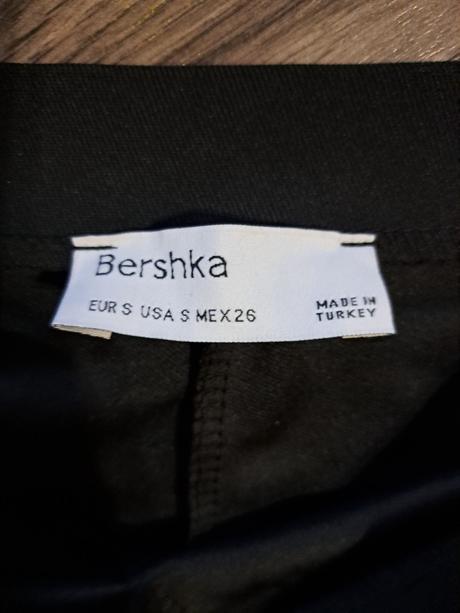 Kratke leginoe kratasy, bershka,s