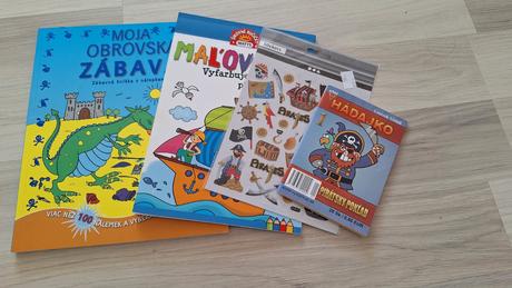 Piráti - omaľovánky , nálepky a hry, 