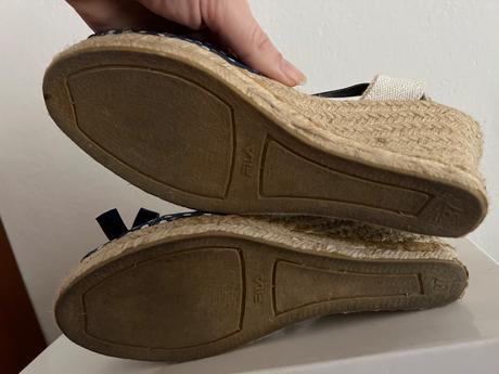 Rozkosne 37 bodkovane bodky sandalky sandale, fila,37