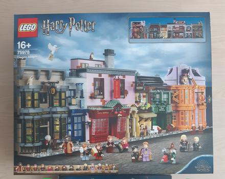 Predám lego harry potter 75978 šikmá ulička, 