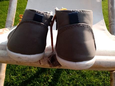 Topanky s postovnym, 26