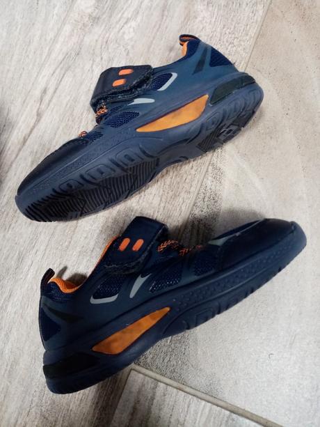 Svietiace botasky, lupilu,25