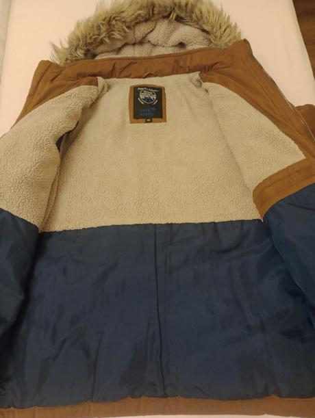 Teplá bunda, c&a,182