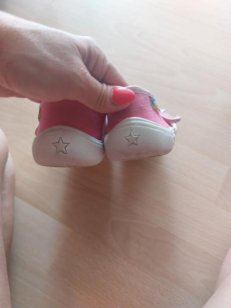 Prezuvky do školy, 33