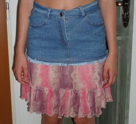 Rifľová sukňa s volánmi, s