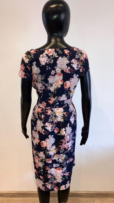 Dámske šaty kvetinové, xl