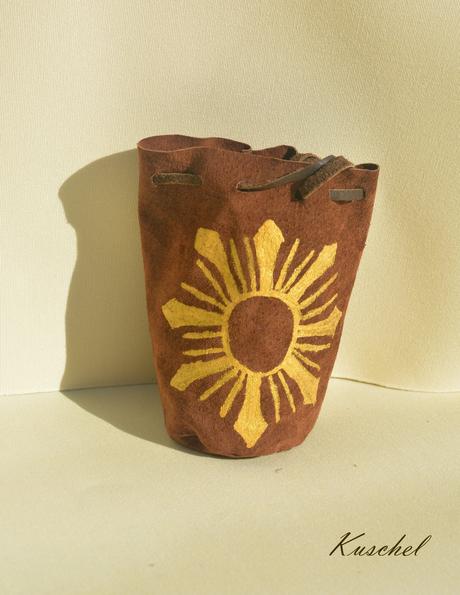 Kožené, ručne šité a maľované mešteky,