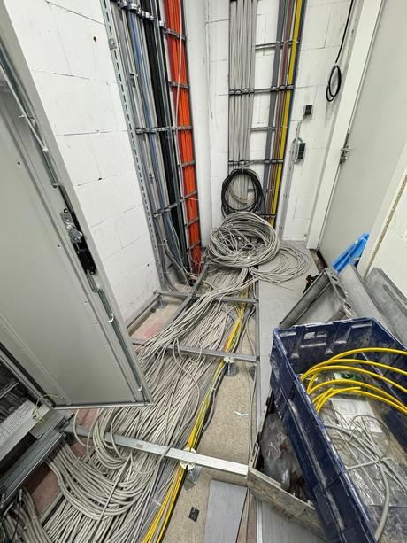 Elektrikár a elektroinštalačné služby - provoltis, 