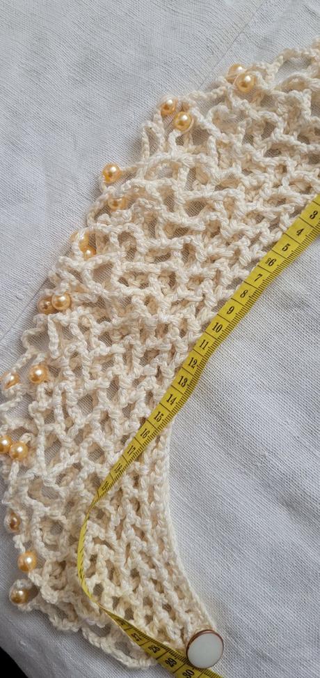 Háčkované goliere,