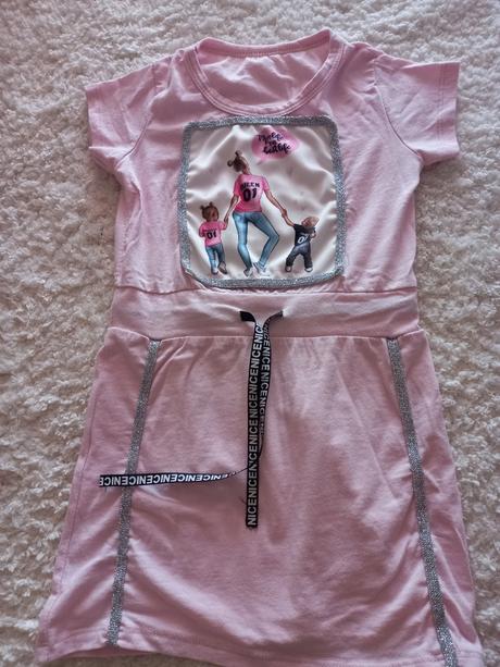 Šaty s obrázkom mama s dcérou a synom, 110