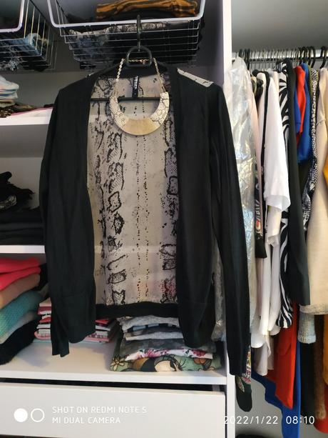 Svetrík s hadím detailom + náhrdelník - s, colours of the world,s