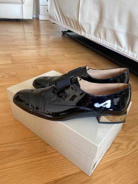 Lakované koužené poltopánky baldowski, 40