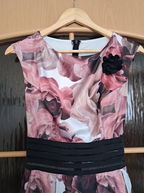 Kvetované spoločenské šaty, midi, 36