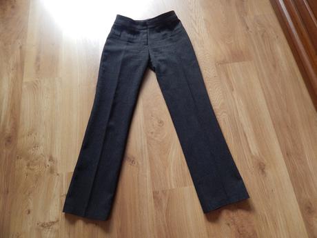 Tmovošedé kvalitné nohavice, 36