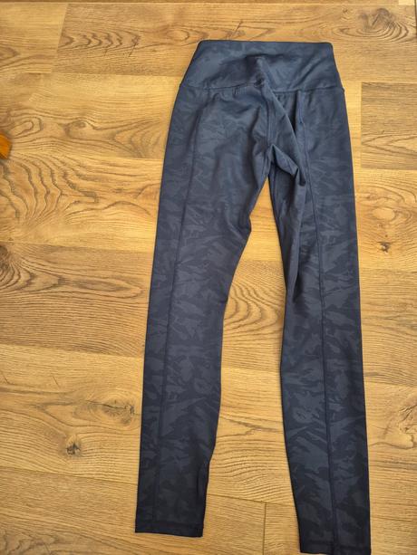 Tmavé maskáčové legíny mp, champion,s