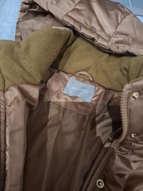 Kraasna zimná zn.orsay bunda pod zadok, orsay,m