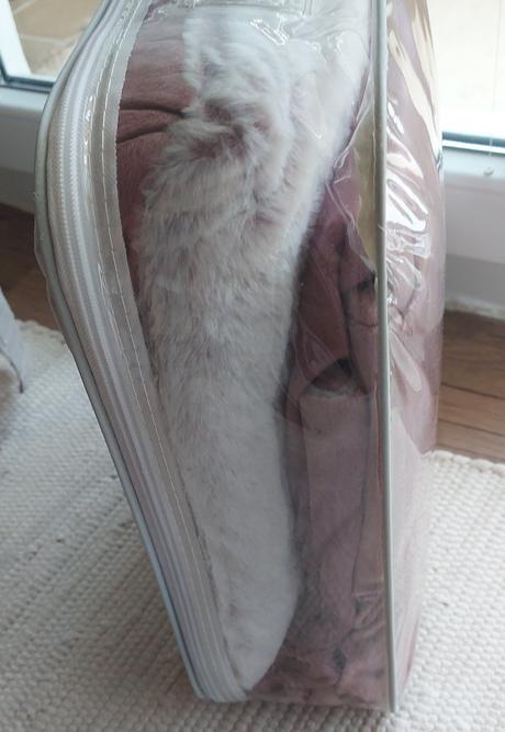 Dormeo hrejivý set (deka + vankúš), 