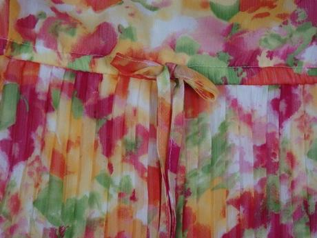 Luxusné letné plisované  šaty, 42