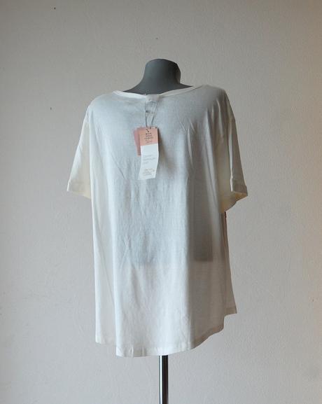 Štýlové biele tričko s flitrovým nápisom, 4xl