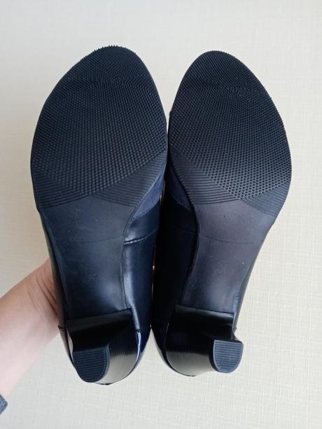 Lodičky z pravej kože, 37