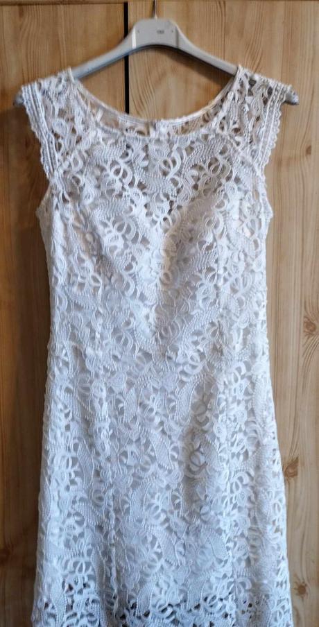 Spolocenske saty, 38