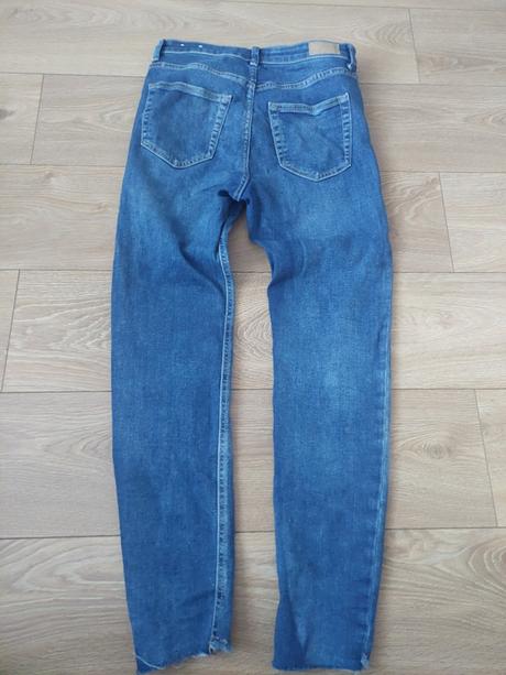 Damske rifle, pull&bear,40