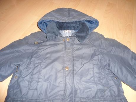 Tmavomodra bunda, 128