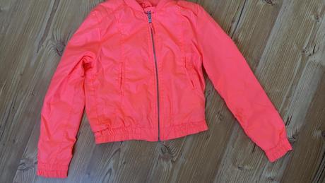 Dievčenská bomberka, 134