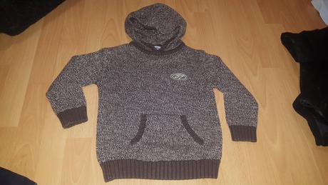 Hnedý svetrík, alive,116