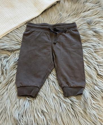 Chlapčenské tepláky sivé h&m (62), h&m,62