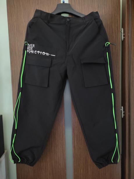 Zara nepremokava tenke nohavice, uplne nove, zara,l