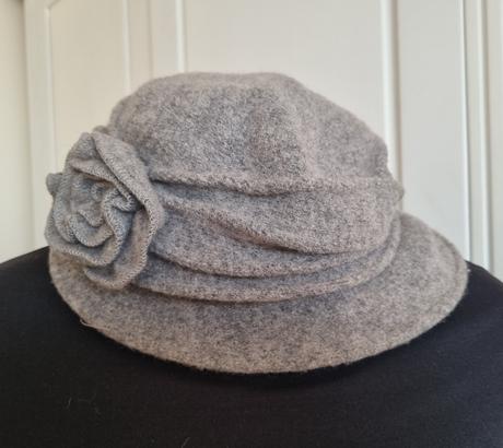 Klobúčik z vlny, 56