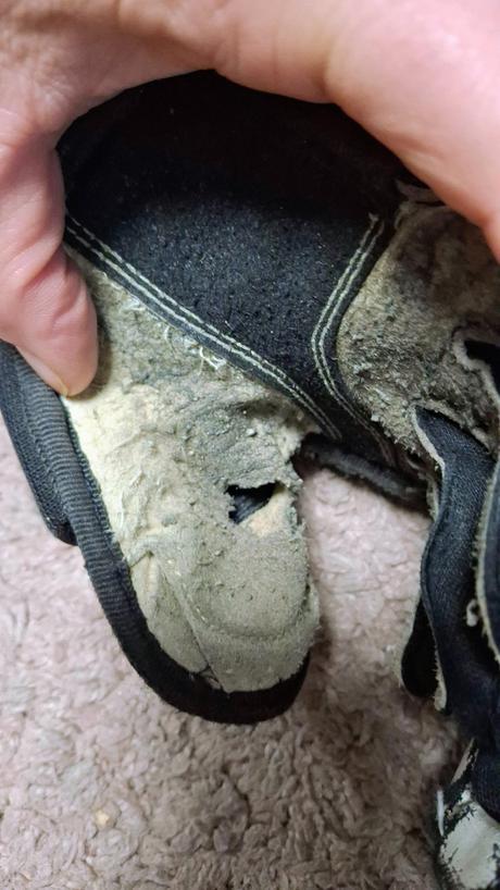 Hokejové  rukavice, poškodené, bauer,m