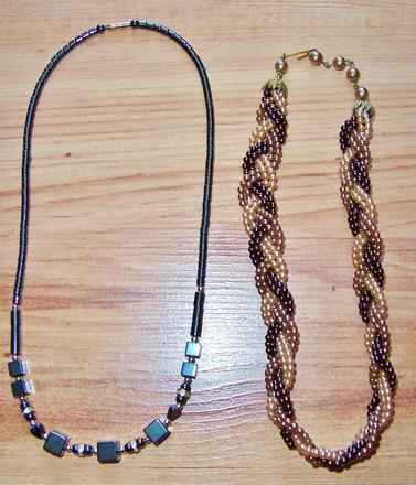 Náhrdelník z hematitu,