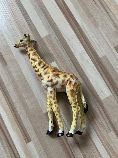 Figurka zirafy - nova nehrana, 