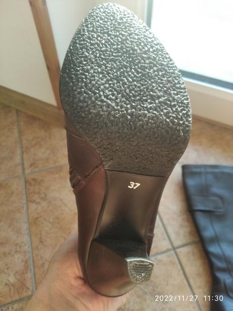 Krasne kozene cizmy, 37