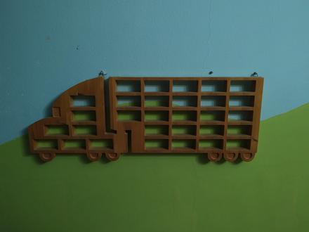 Polička na hot wheels autíčka, 