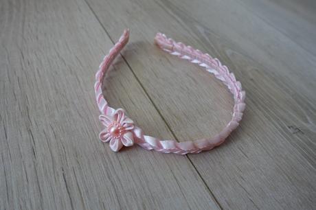 Čelenka s kvietkom,