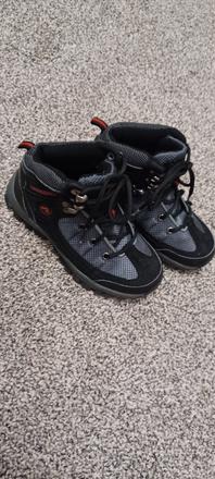 Turisticke topanky, 32