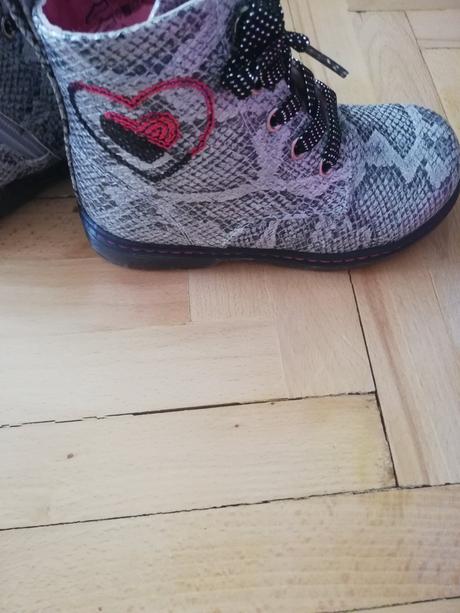 Topanocky so srdieckom, 28