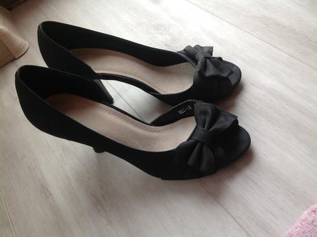 Lodičky s otvorenou špičkou, 38