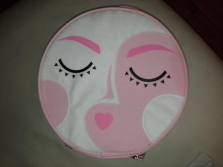 Benefit kozmetická taska,