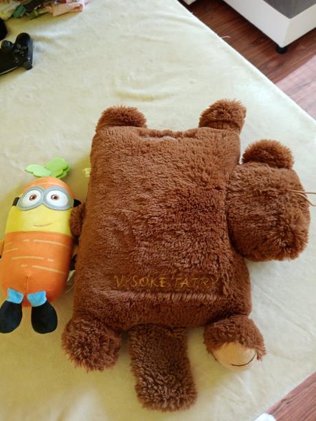 Plyšový medvedík - vankúš, mimoň k tomu, 