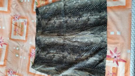 Sukňa po kolená, 54