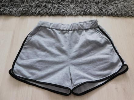 Šortky s/m, s