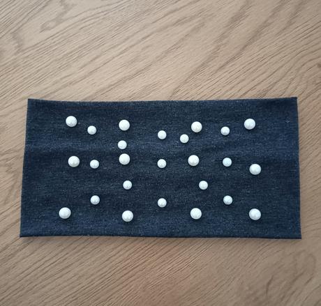 Čelenka s perličkami, 