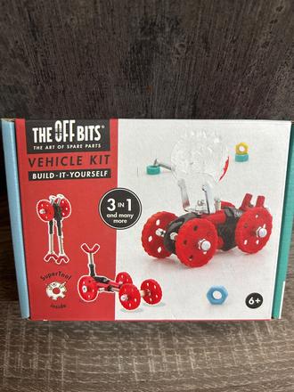 The off bits nove autíčko cervene 3v1,